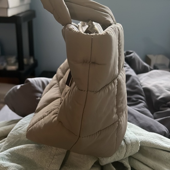 West bronco tan little bag, used a couple of times but otherwise like new - Picture 2 of 2